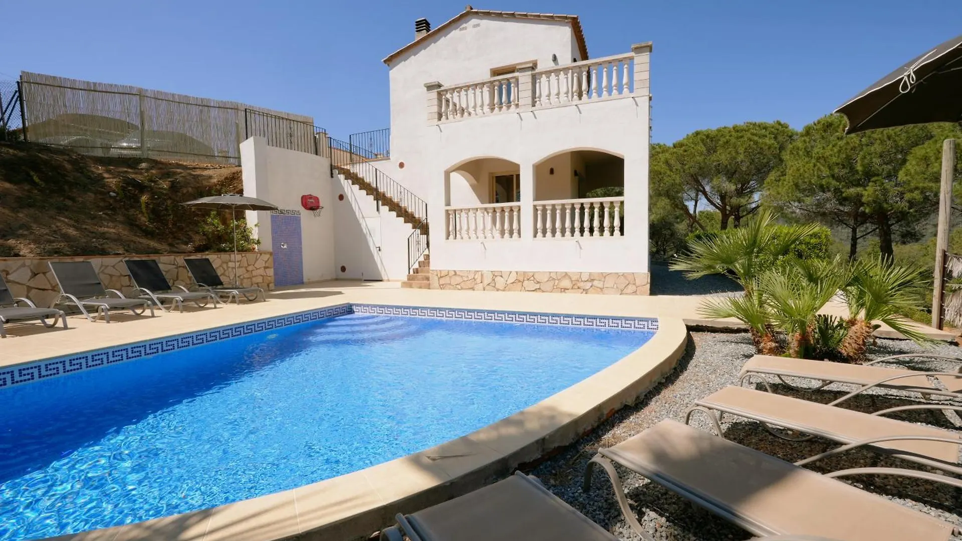 بيت للعطل Villa Treehouse By Alvent Holidays كالونج