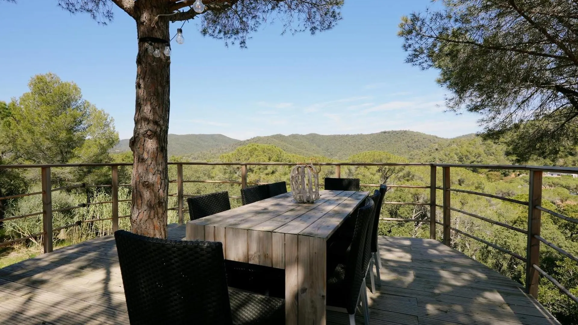 بيت للعطل Villa Treehouse By Alvent Holidays كالونج